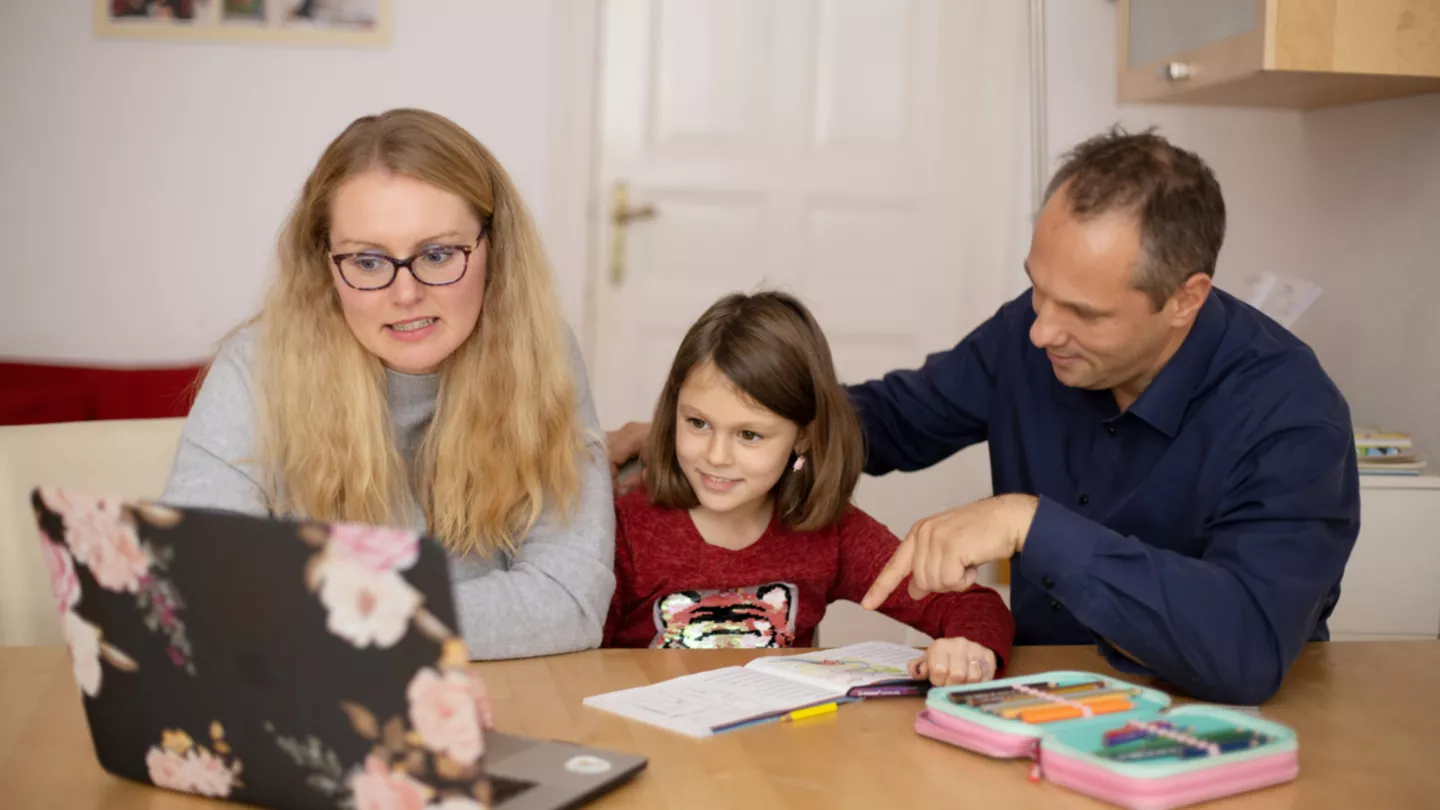 Ответить за ошибки: как могут наказать родителей школьника в Украине |  Новости PRO