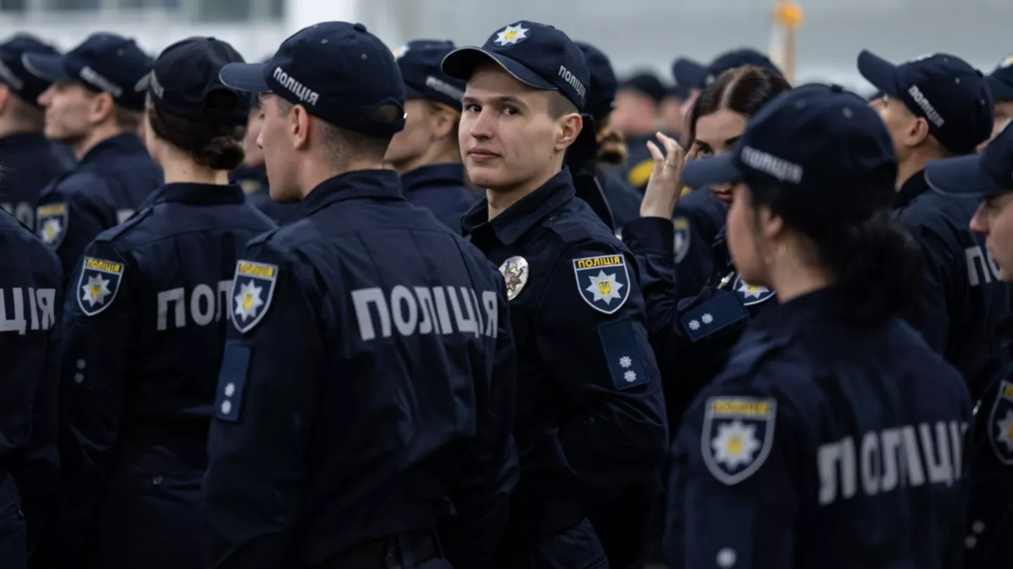 Прибавки, вознаграждения и премии: сколько платят в Национальной полиции в  2024 году | Новости PRO