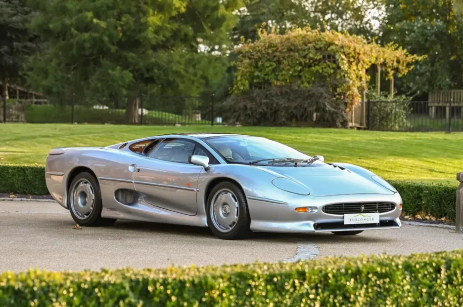 Jaguar XJ220