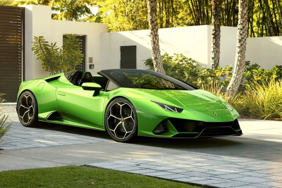 Lamborghini Huracan EVO Spyder кольору Verde Selvans