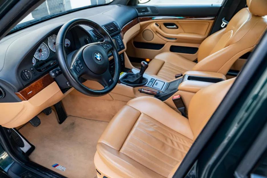 BMW M5 інтер'єр.