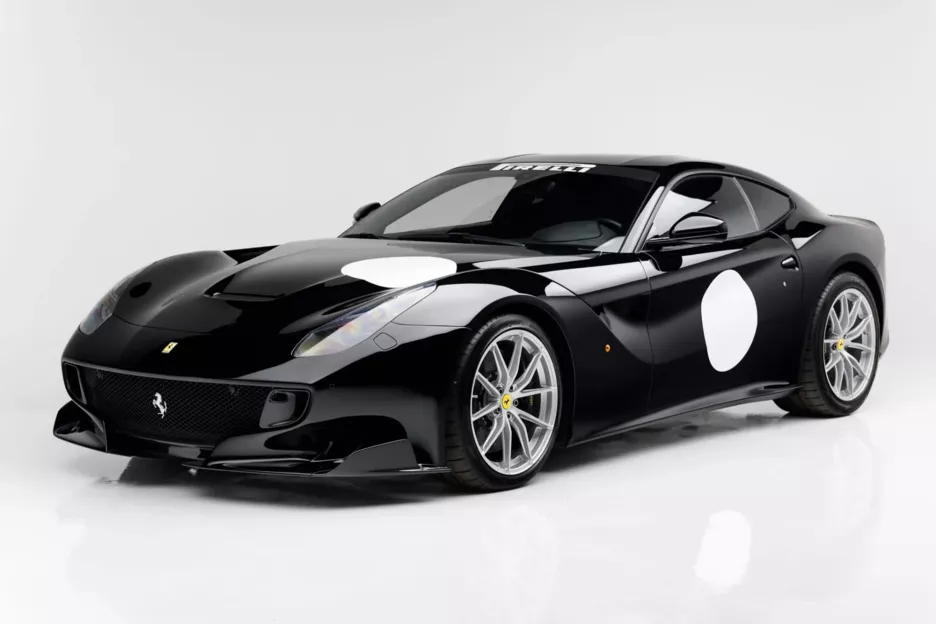 Прототип Ferrari F12tdf передня частина.