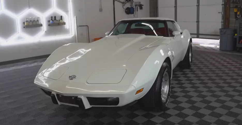 Chevrolet Corvette C3 після відновлення.