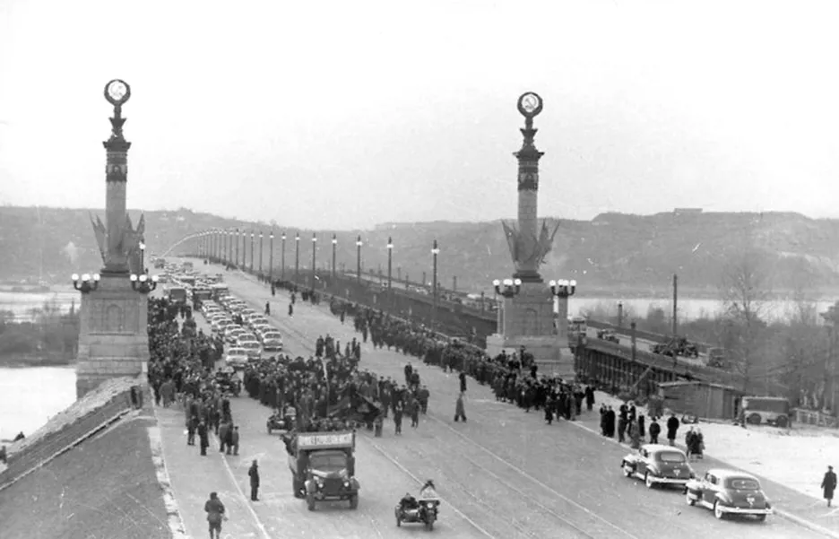 Мост Патона после церемонии открытия.