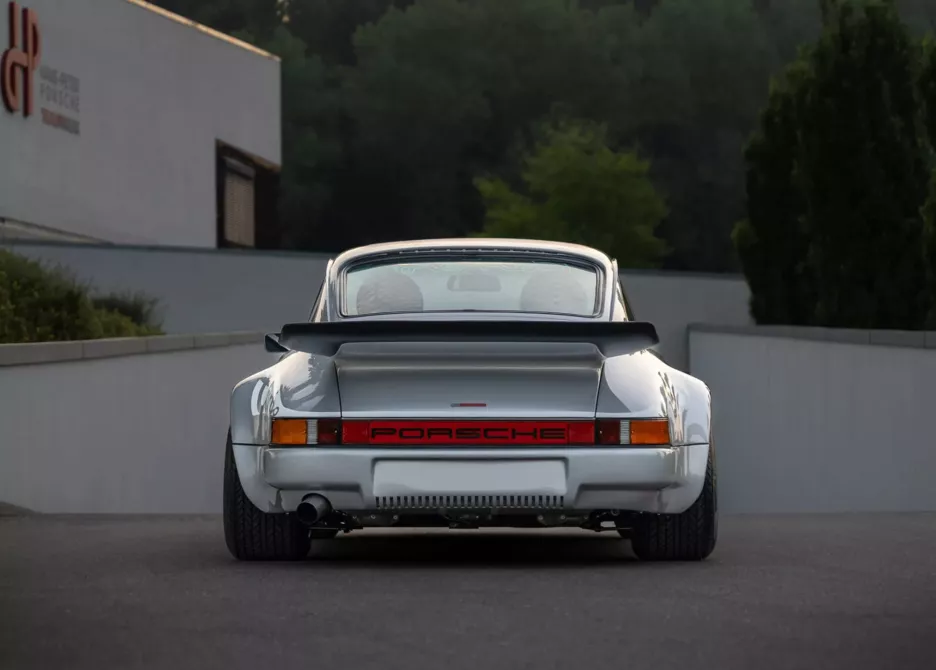 Концепт-кар Porsche 911 Turbo задня частина.