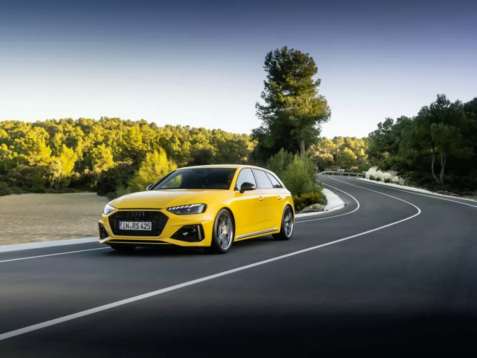 Audi RS4 Avant edition 25 years передняя часть.