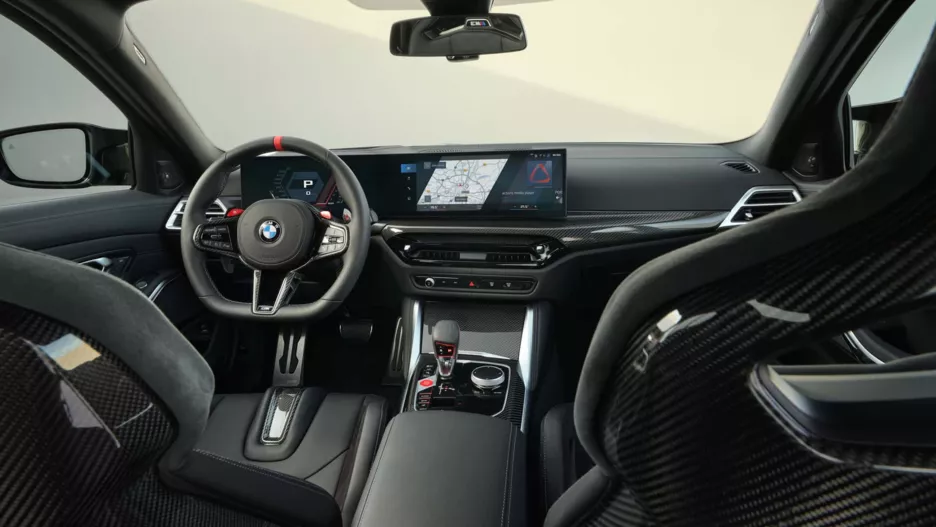 BMW M3 2025 інтер'єр.