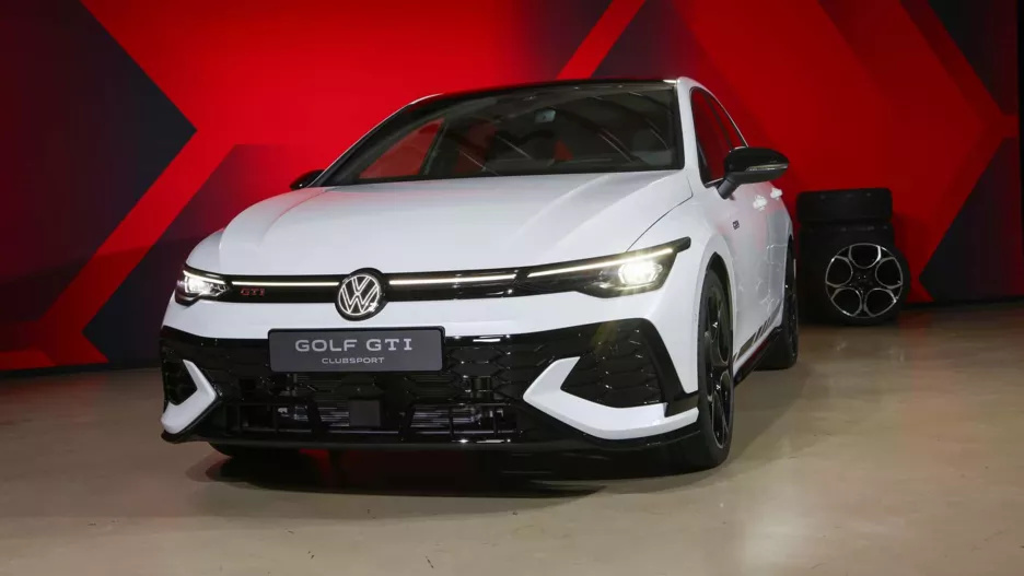 Volkswagen Golf GTI Clubsport передняя часть.