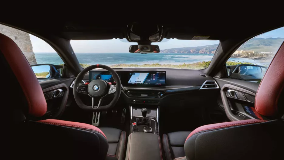 BMW M2 2025 інтер'єр.
