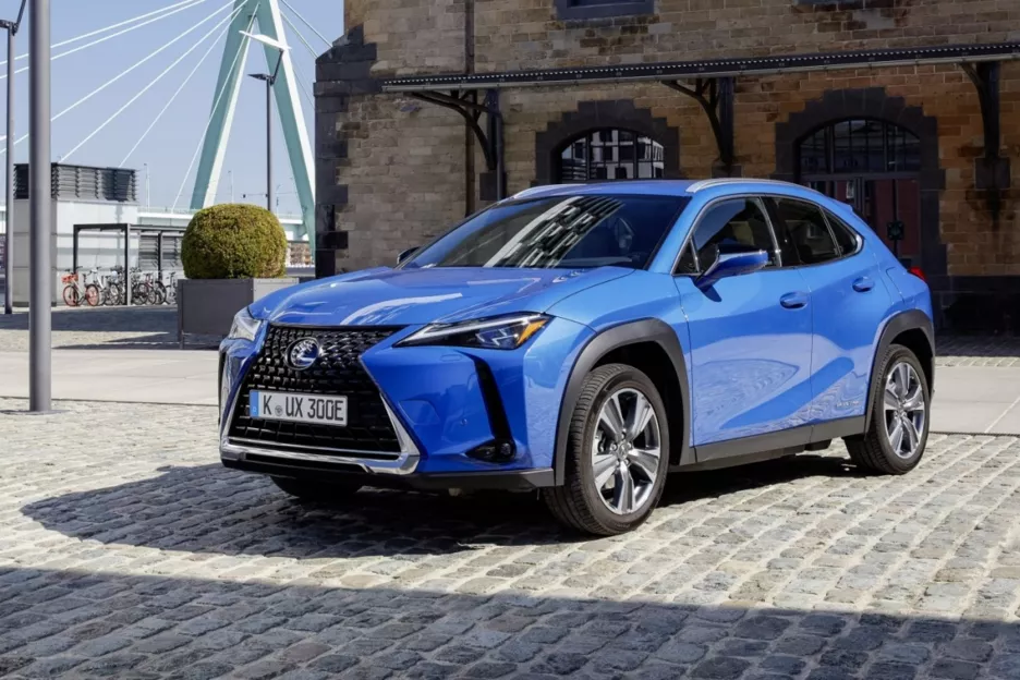 Lexus UX.