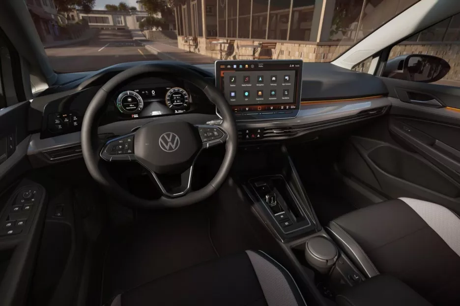 Volkswagen Golf интерьер.