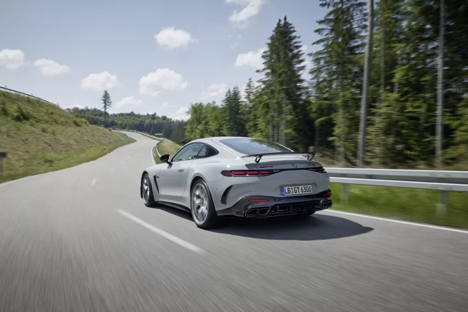 Mercedes-AMG GT63 Pro 4MATIC+ задняя часть.