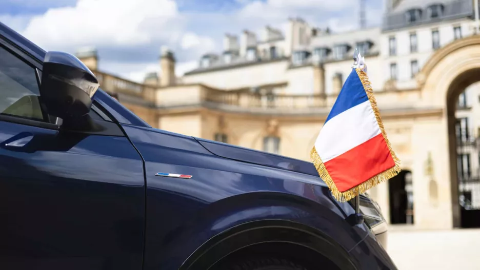 Renault Rafale переднє крило.