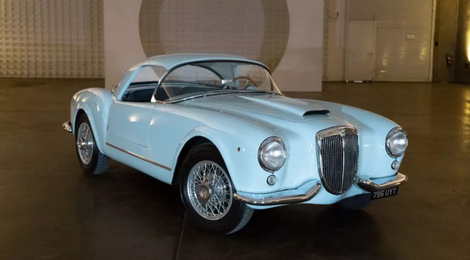 Lancia Aurelia B24 Spider America передняя часть.