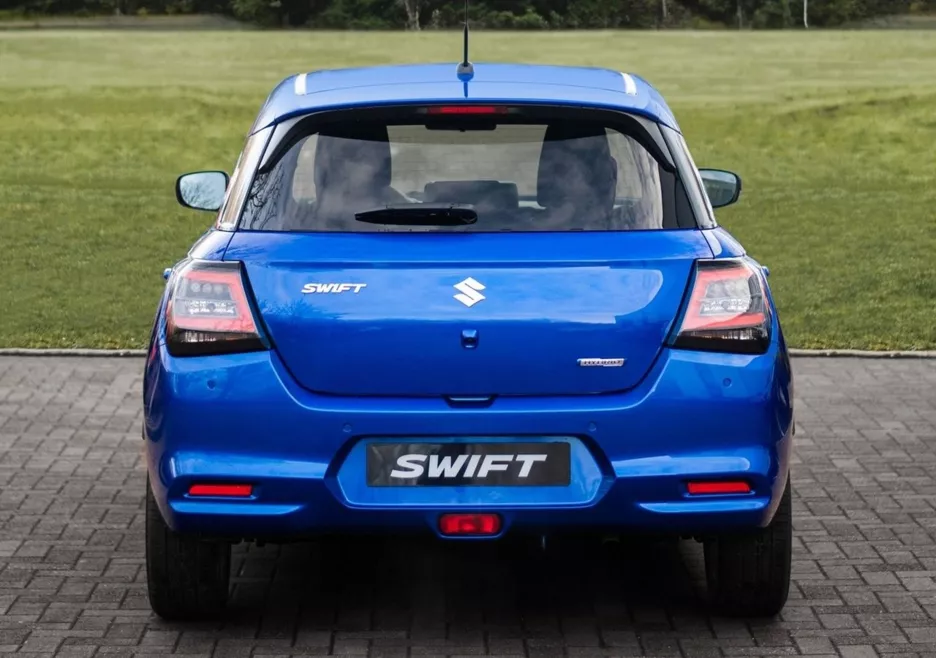 Suzuki Swift задняя часть.