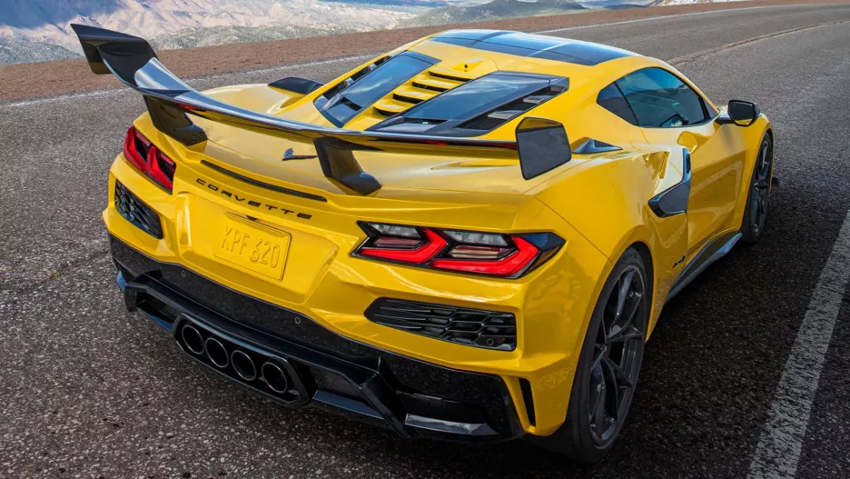 Chevrolet Corvette ZR1 задняя часть.