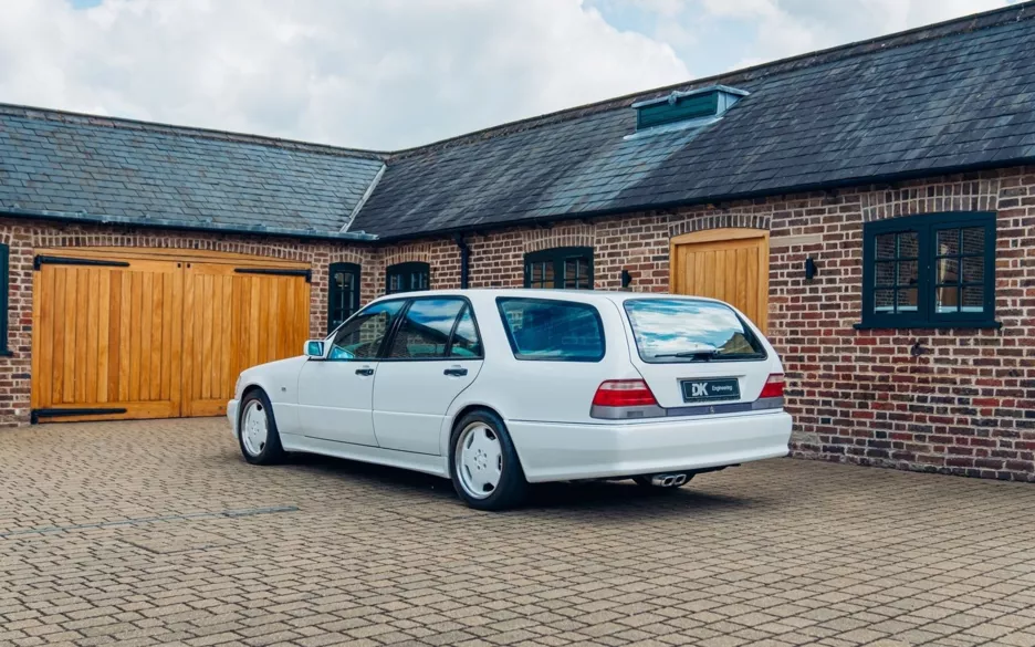 Mercedes-Benz S600L Estate задняя часть.