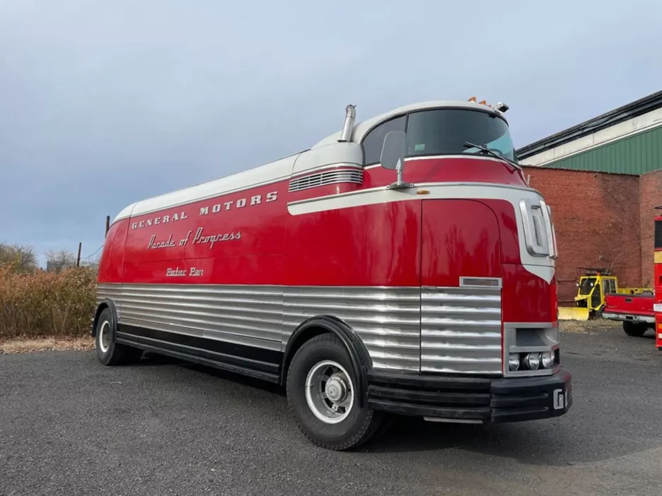 GM Futurliner передняя часть.