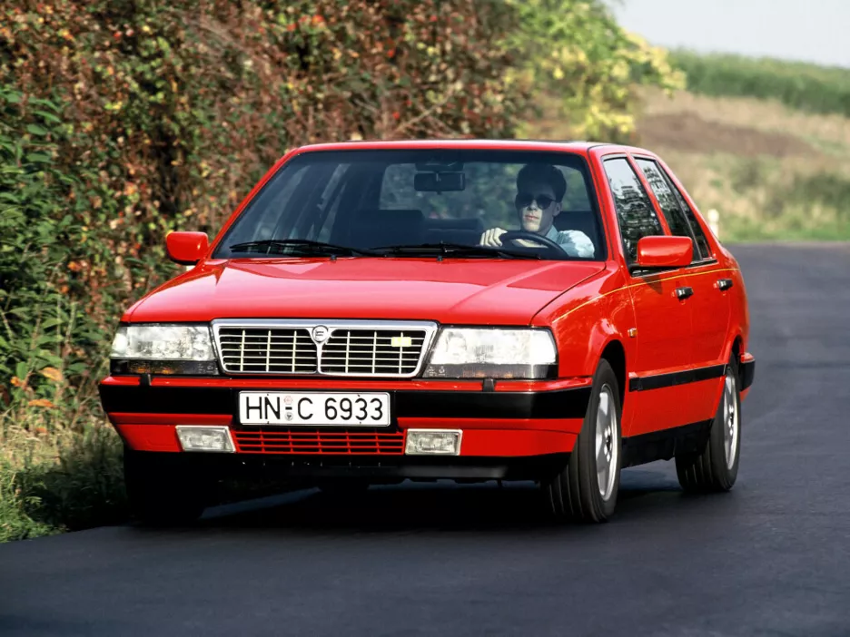 Lancia Thema 8.32.