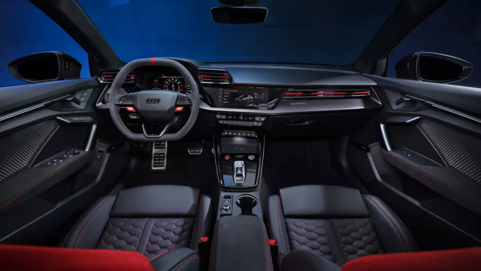 Audi RS3 интерьер.