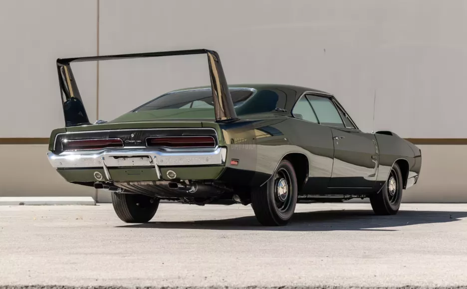 Dodge Charger Hemi Daytona задняя часть.