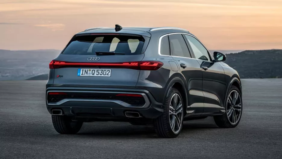 Audi Q5 задняя часть.