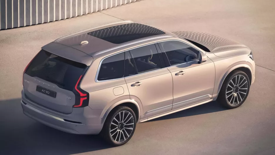 Volvo XC90 задняя часть.