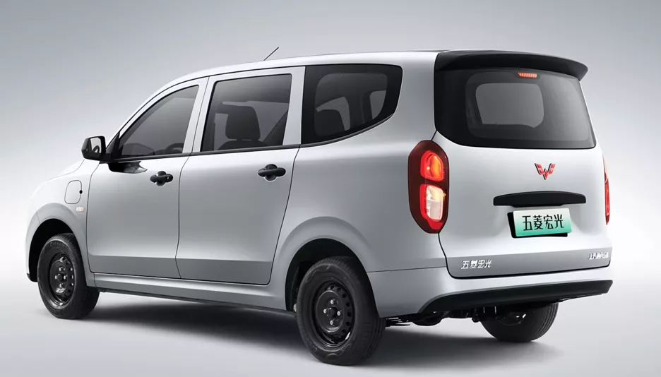 Wuling Hongguang EV задняя часть.