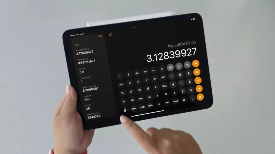 На iPad з'явиться калькулятор.
