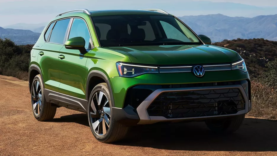 Volkswagen Taos передня частина.