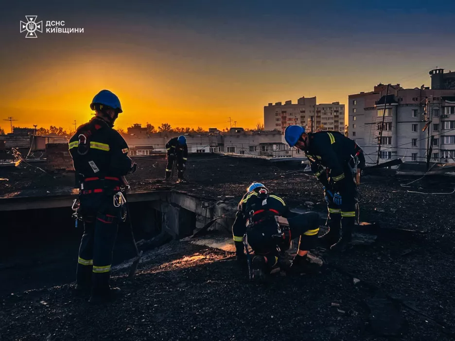 Наслідки обстрілів Київщини Фото: ДСНС Київської області