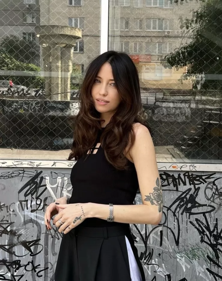 Попередні зачіски Наді Дорофєєвої